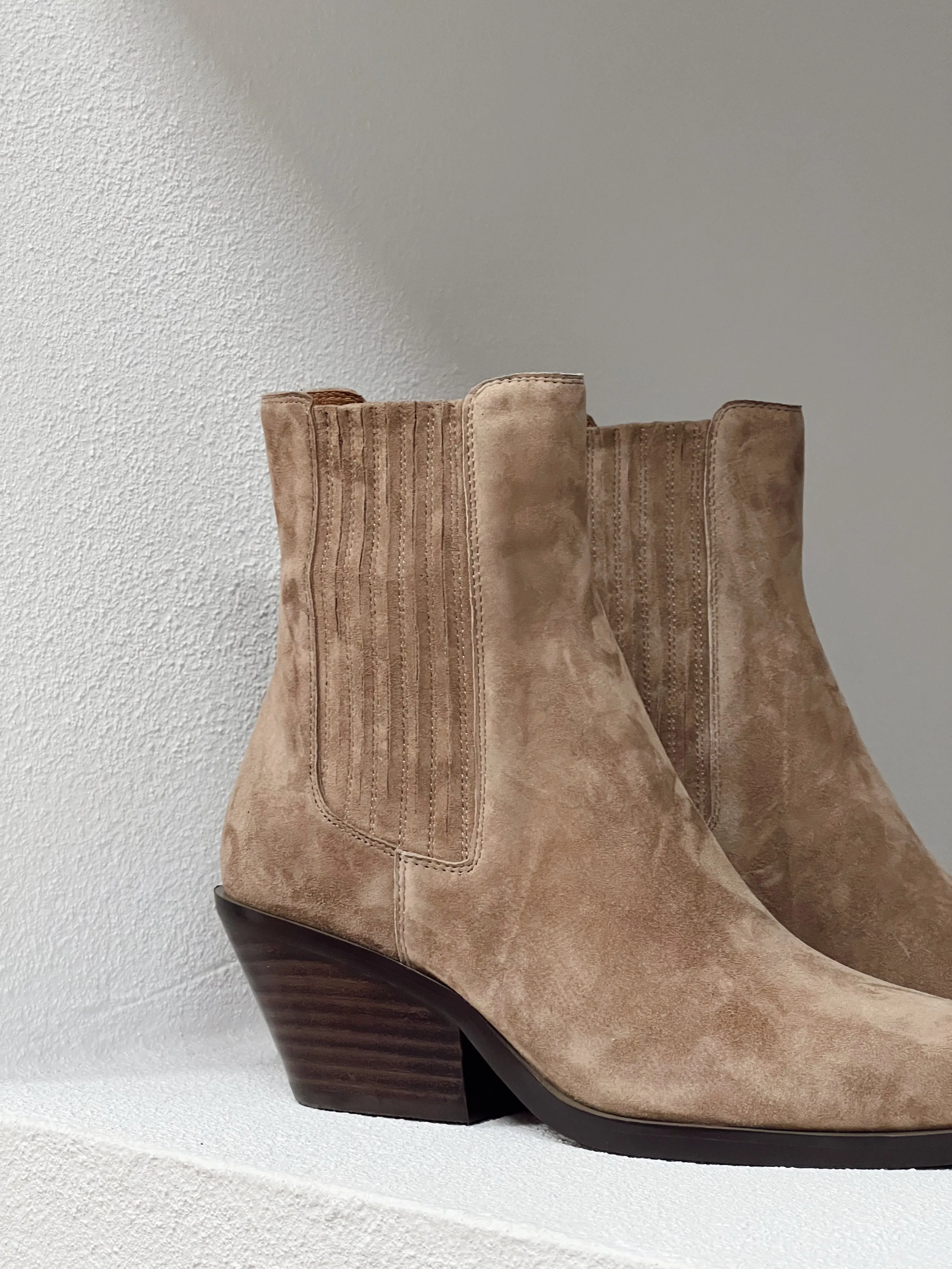Rowe Boots - Coffee Suede