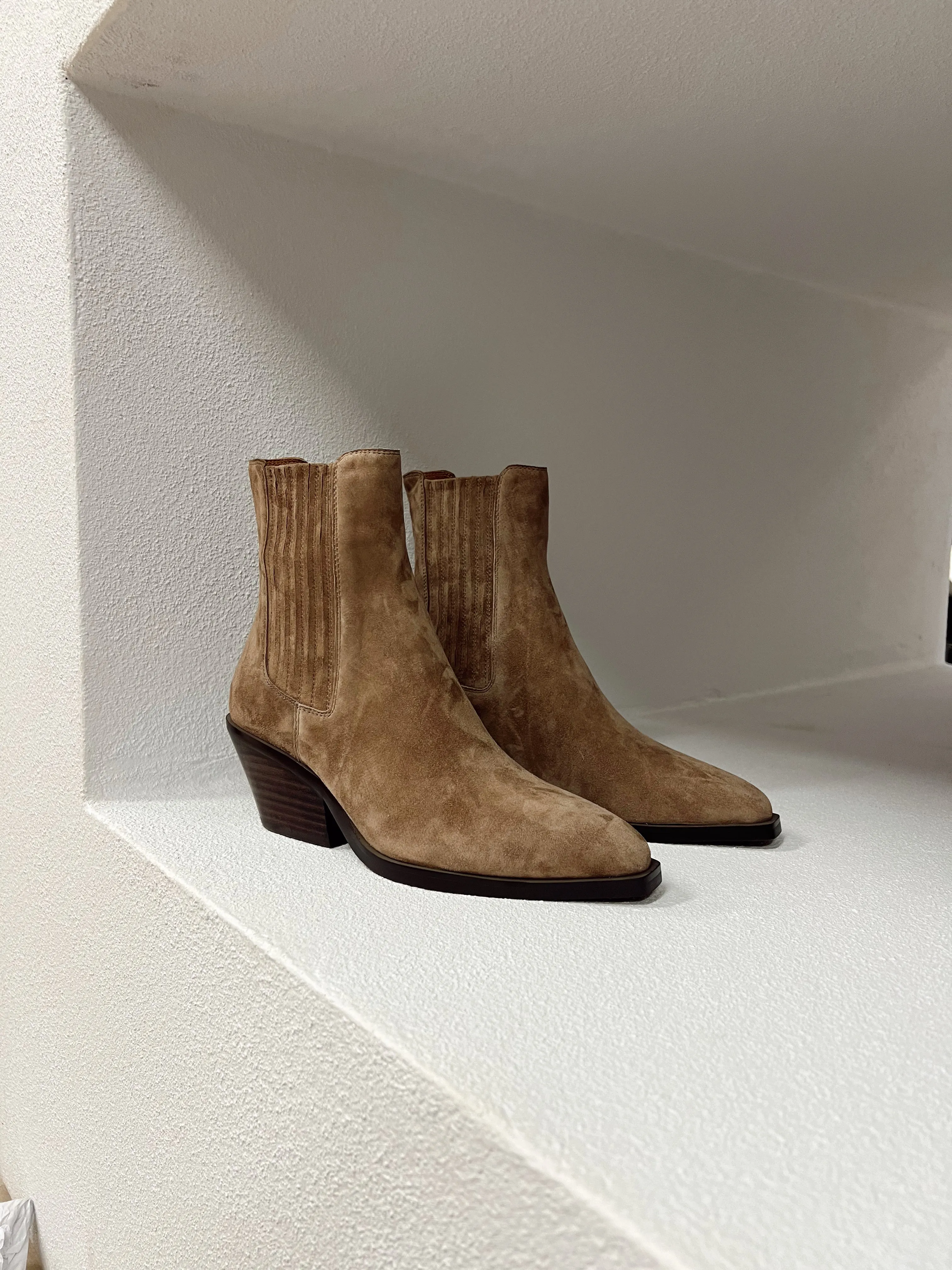 Rowe Boots - Coffee Suede